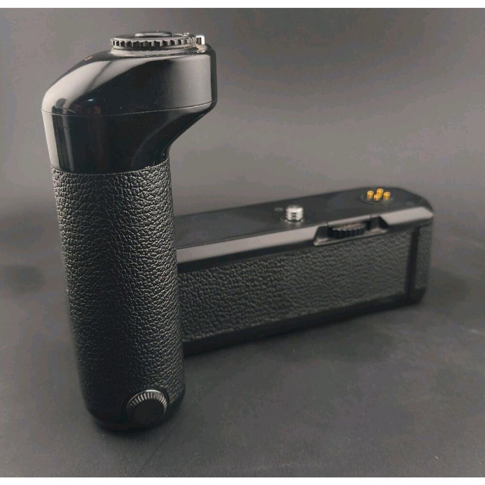 Nikon MD-11 Motor Drive for Nikon FE / FM / FA - Tested - Clean Battery Tray